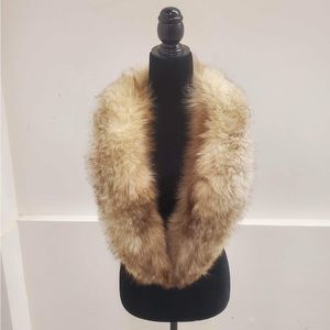 Real fur collar